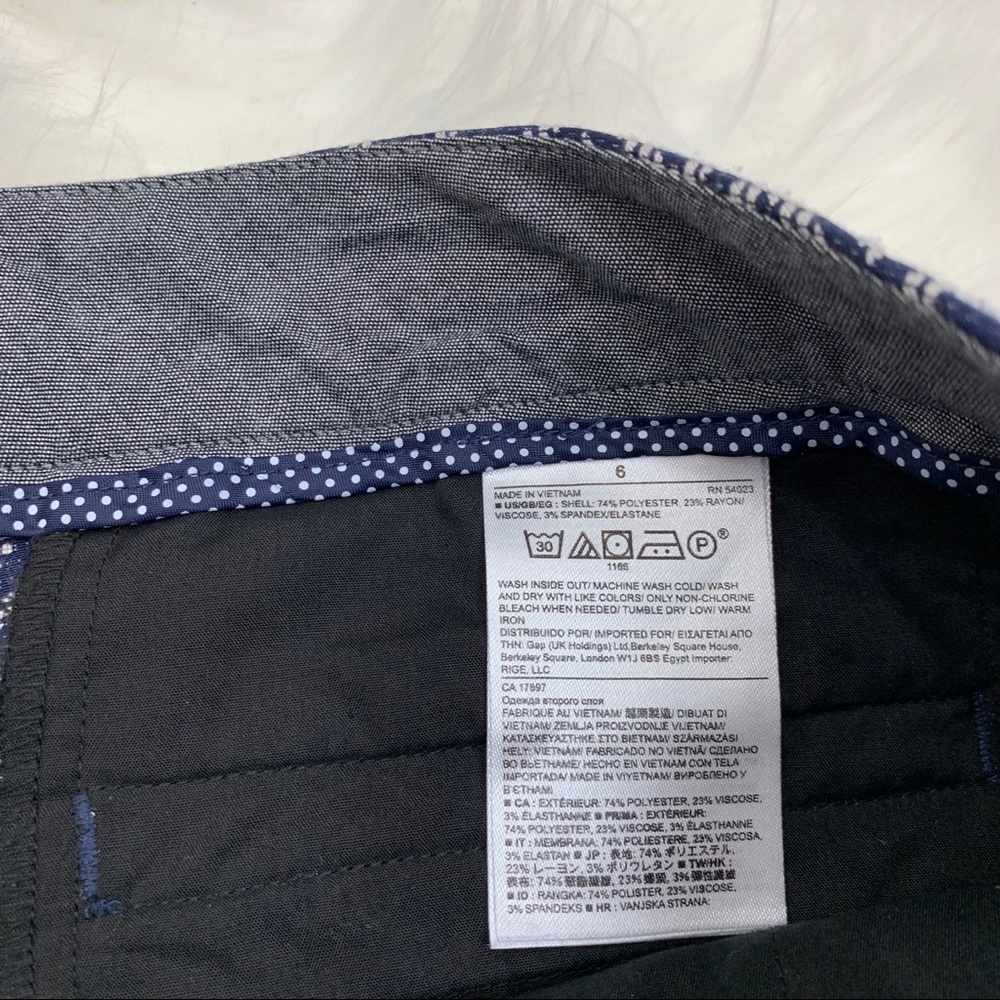 Banana Republic Hampton Fit Shorts 6 - Picture 4 of 5